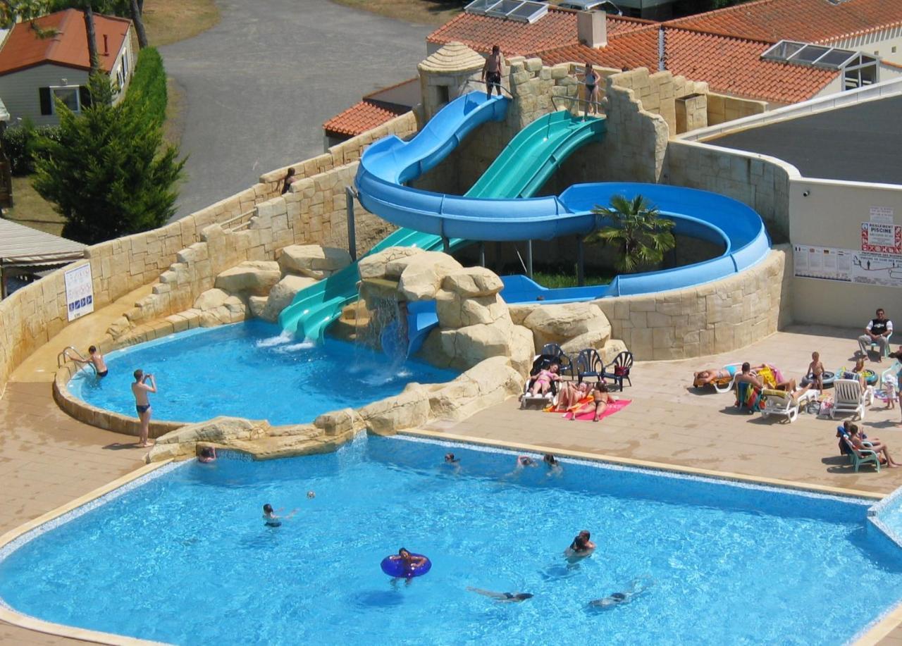 Готель Camping Le Clos Des Pins Сен-Ілер-де-Р'єз Екстер'єр фото